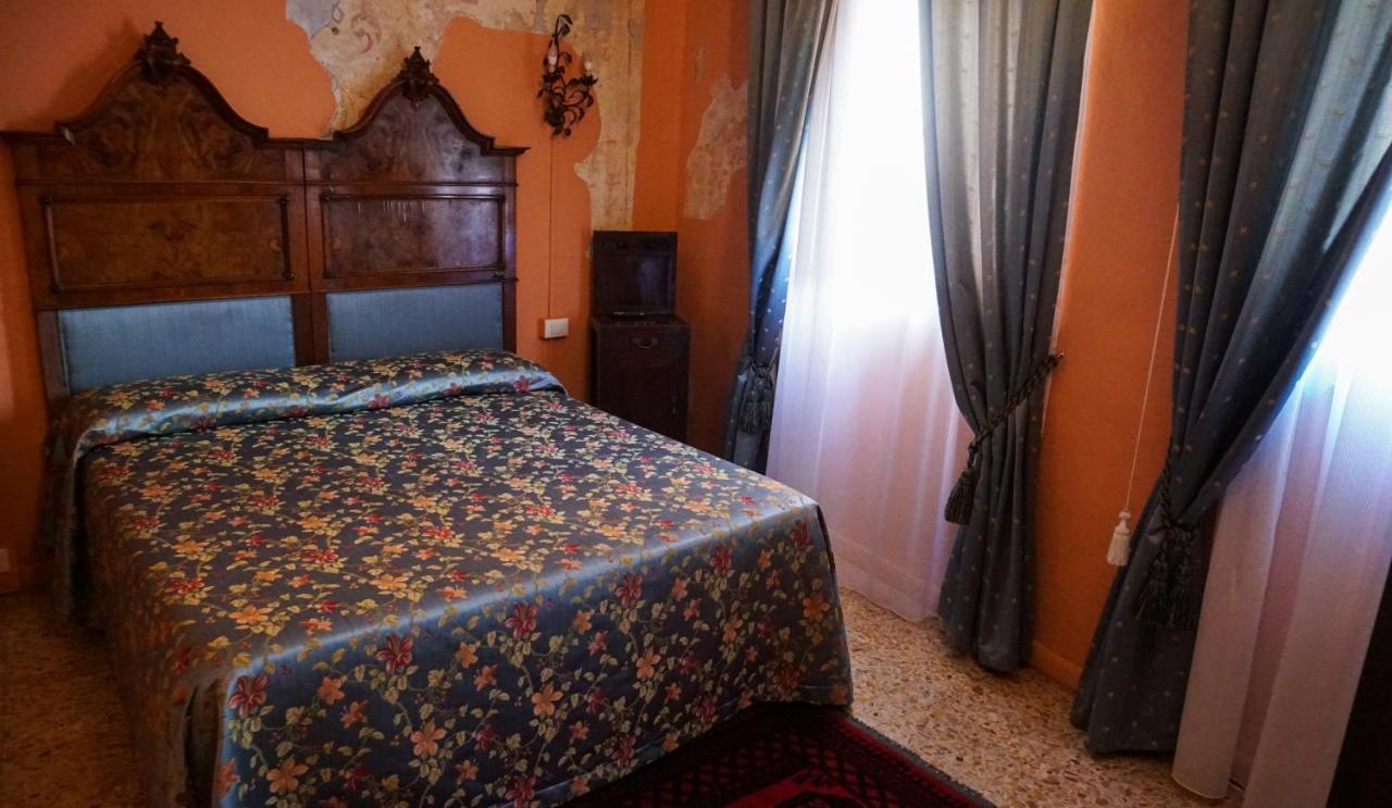 Hotel Antica Dimora Della Racchetta à Ferrare Extérieur photo