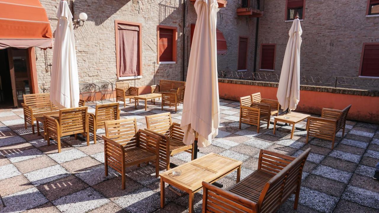 Hotel Antica Dimora Della Racchetta à Ferrare Extérieur photo