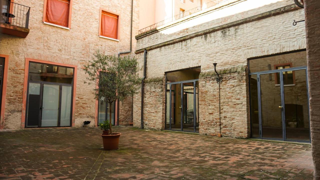 Hotel Antica Dimora Della Racchetta à Ferrare Extérieur photo