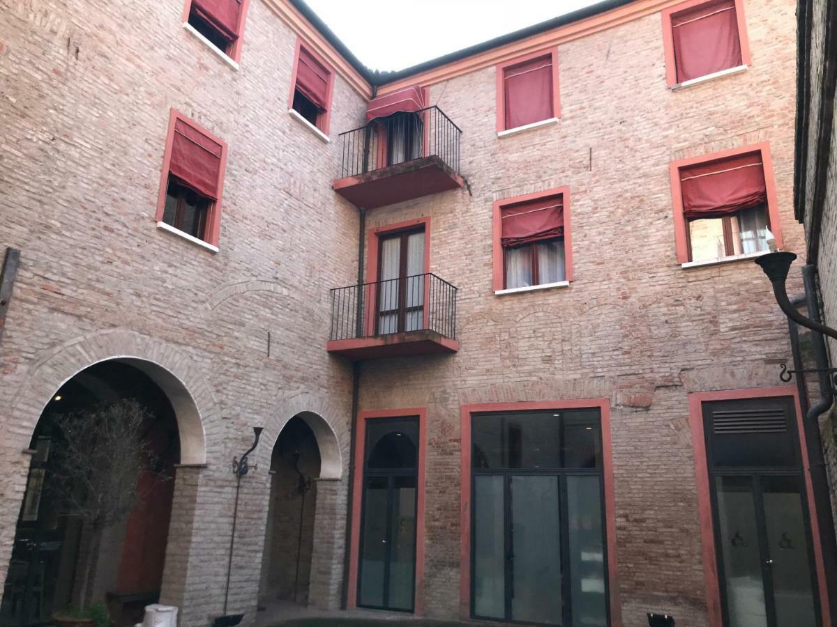 Hotel Antica Dimora Della Racchetta à Ferrare Extérieur photo